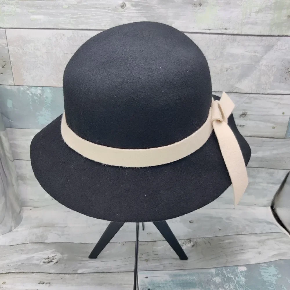 Black Wool Felt Cloche Bucket Hat w/ Cream Felt Band & Bow 57 cm 22.5